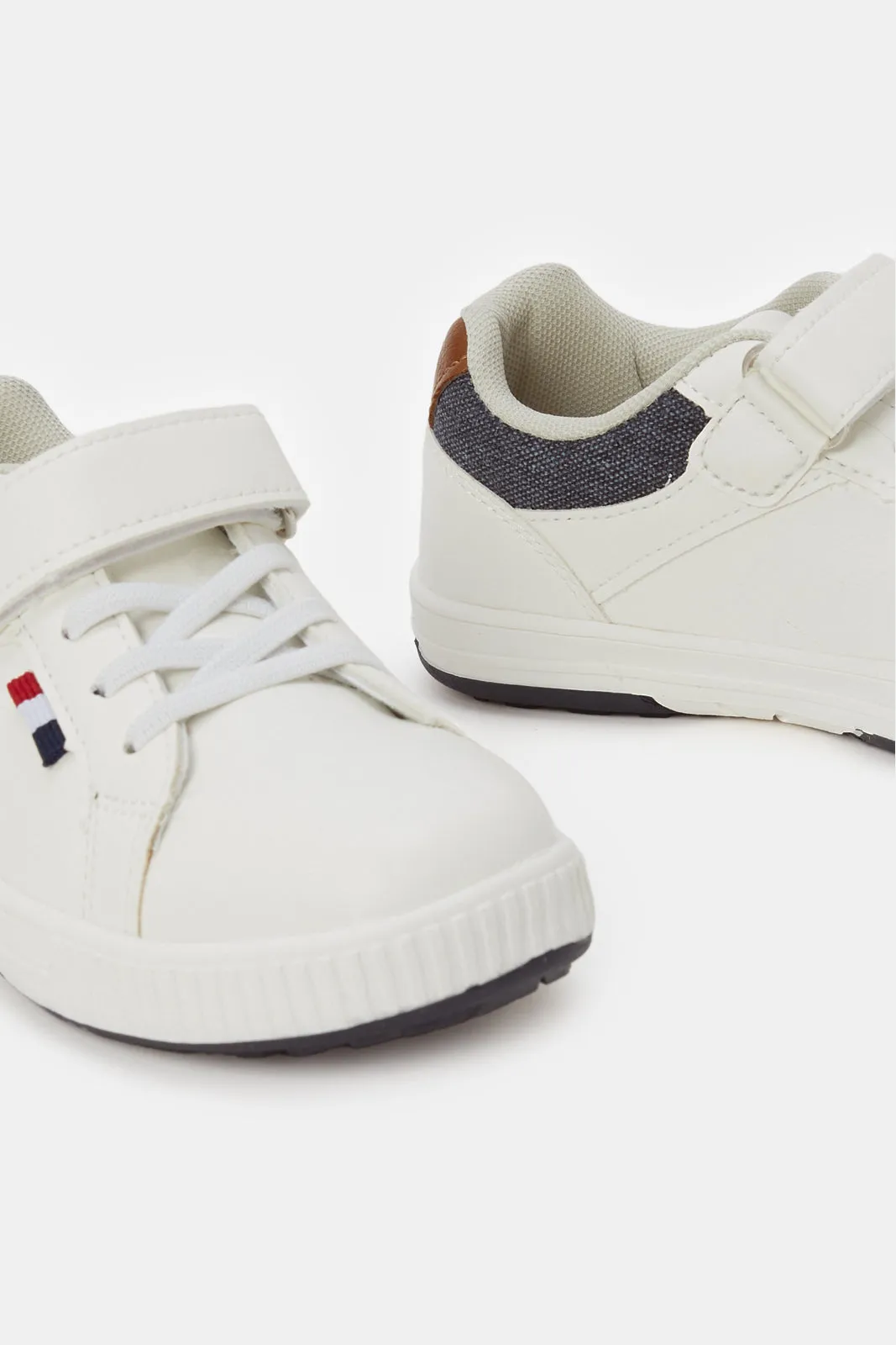 Boys White Material Block Sneaker