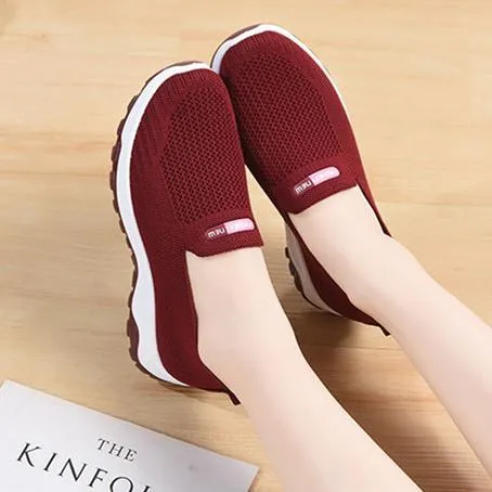 Slip on comfortable knit women running shoes