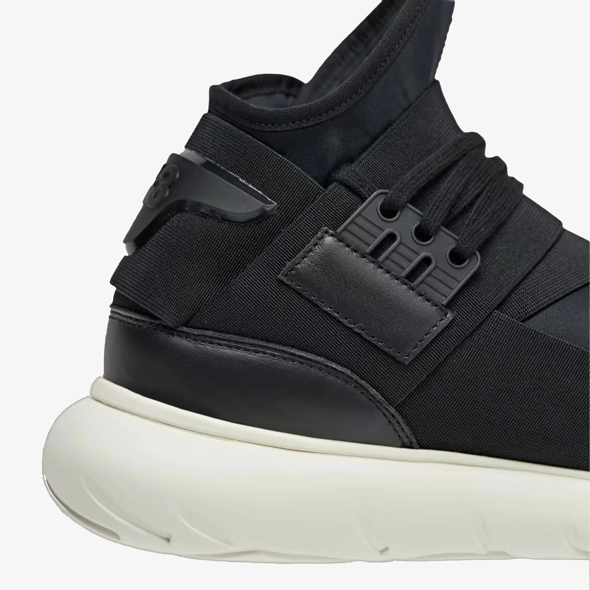 Y-3 | QASA  { BLACK/BLACK/OFF WHITE