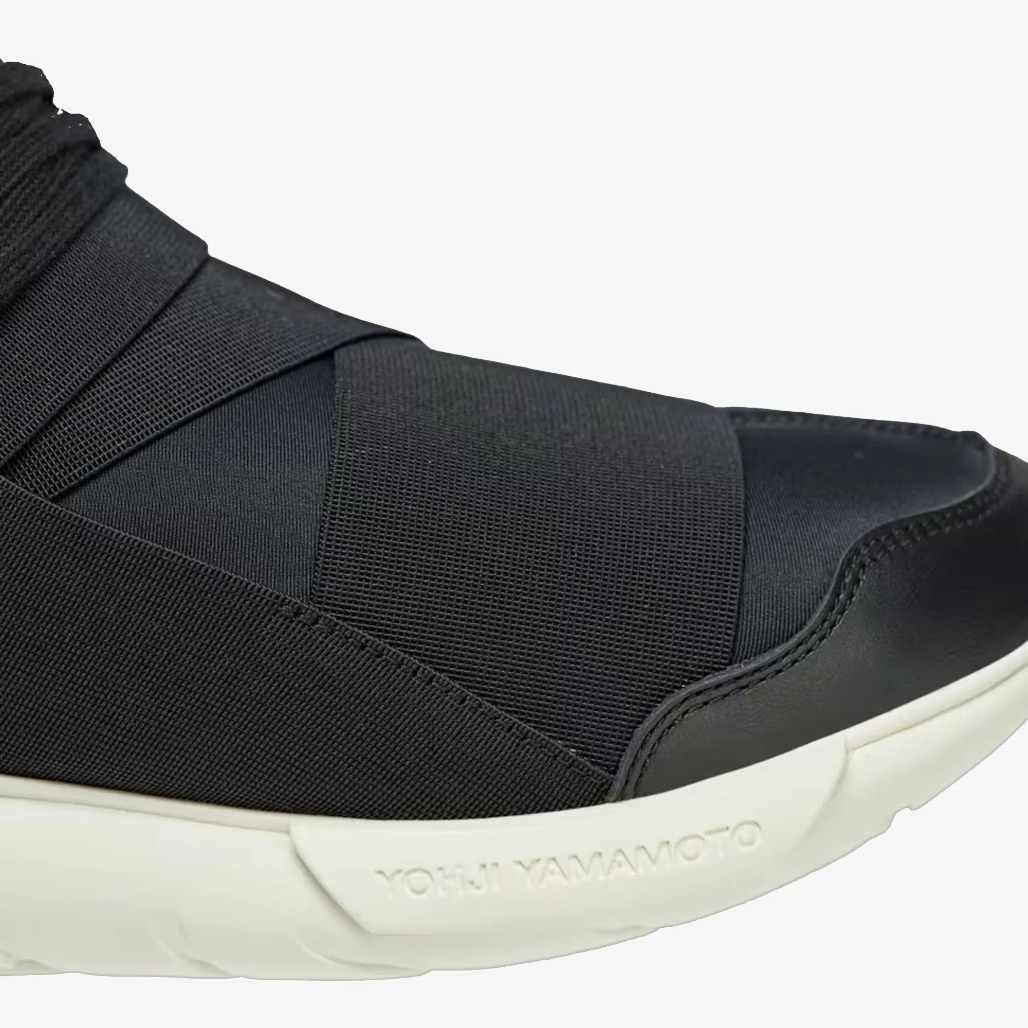 Y-3 | QASA  { BLACK/BLACK/OFF WHITE